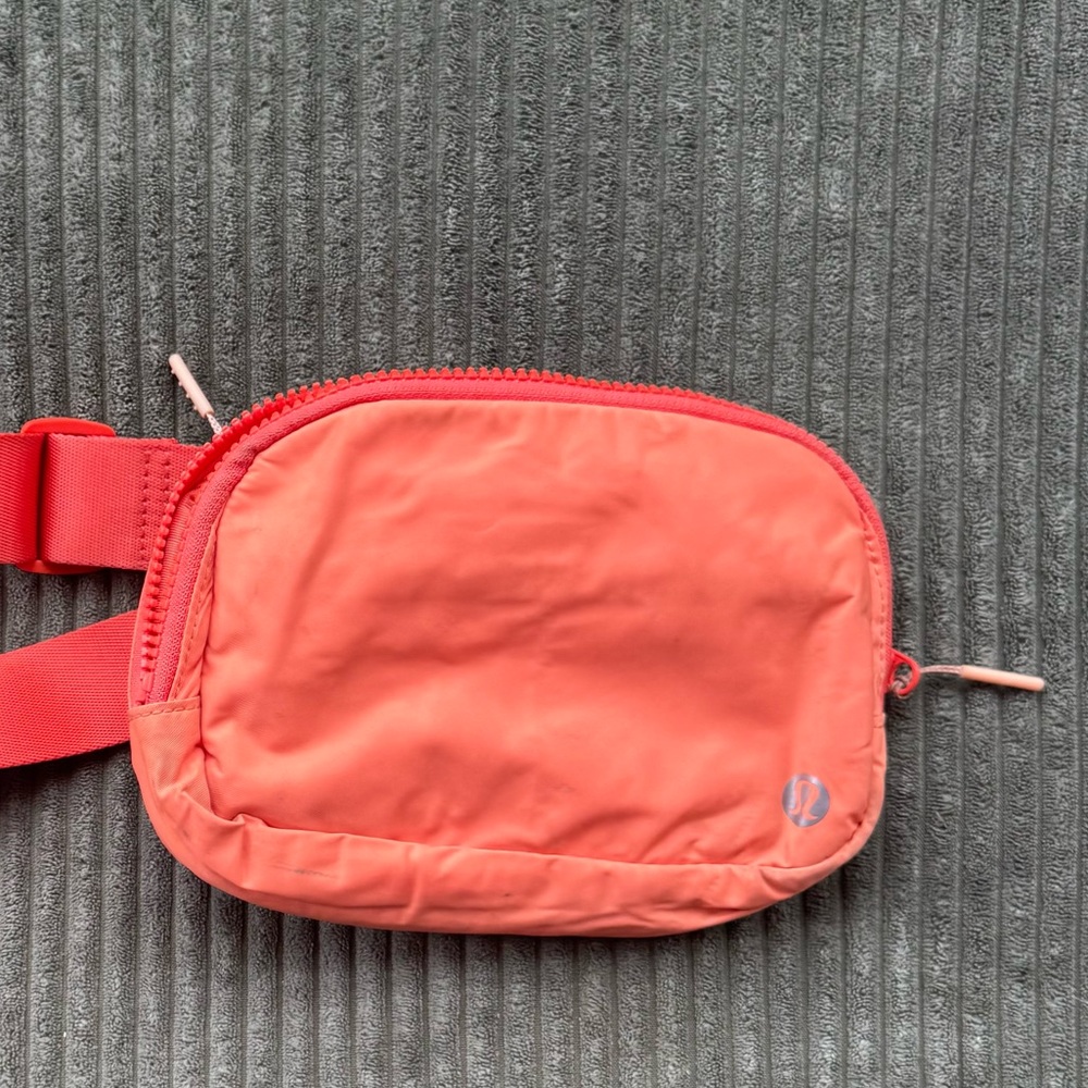 Lululemon Everyday Belt Bag 1L orange